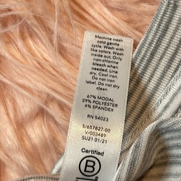 Athleta Stratus Breezy striped Tee Size Small - Picture 4 of 6